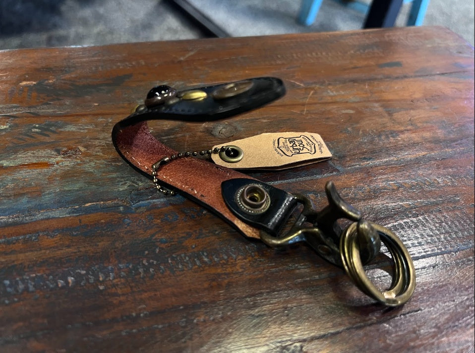 URBAN SOUL Black Beaded Tea-Core Leather Keychain