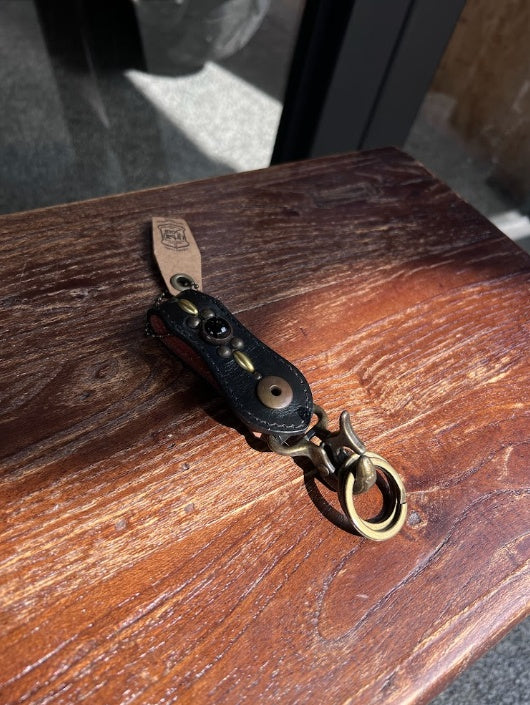 URBAN SOUL Black Beaded Tea-Core Leather Keychain