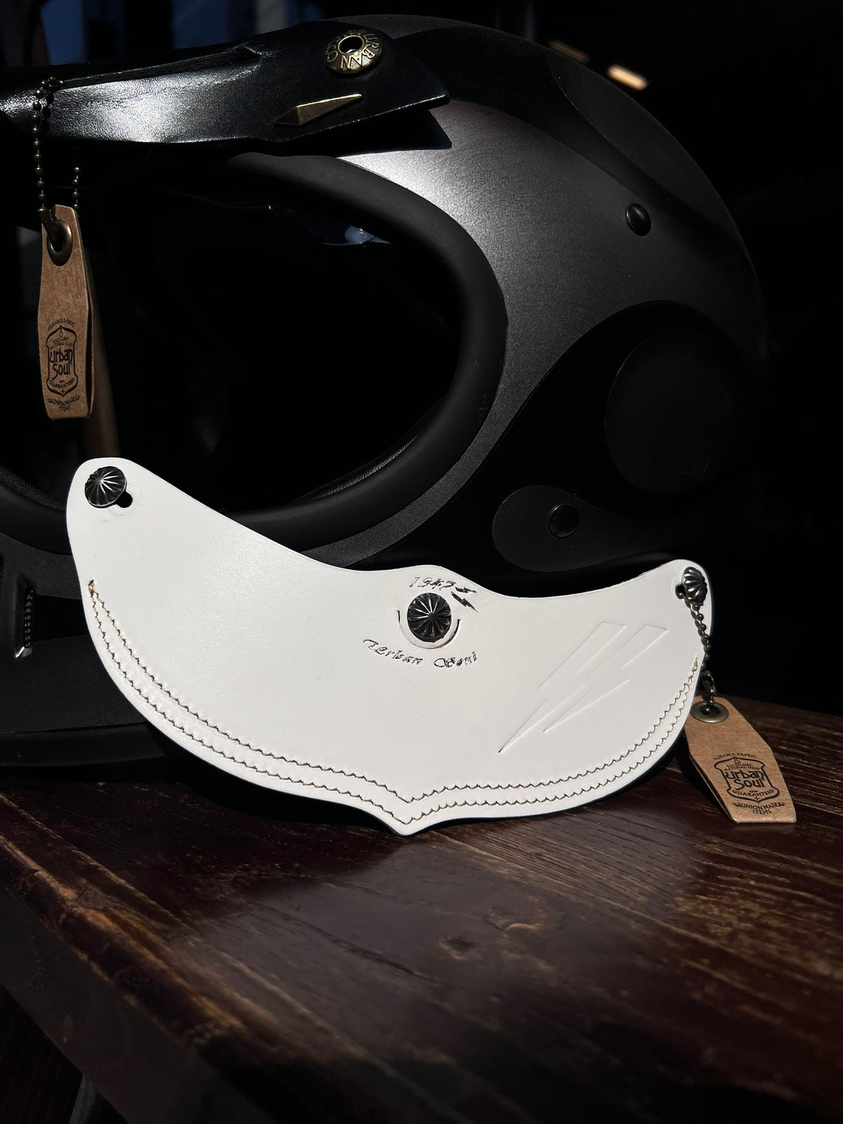 URBAN SOUL Vintage Lightning Stitched Short Leather Helmet Visor - White