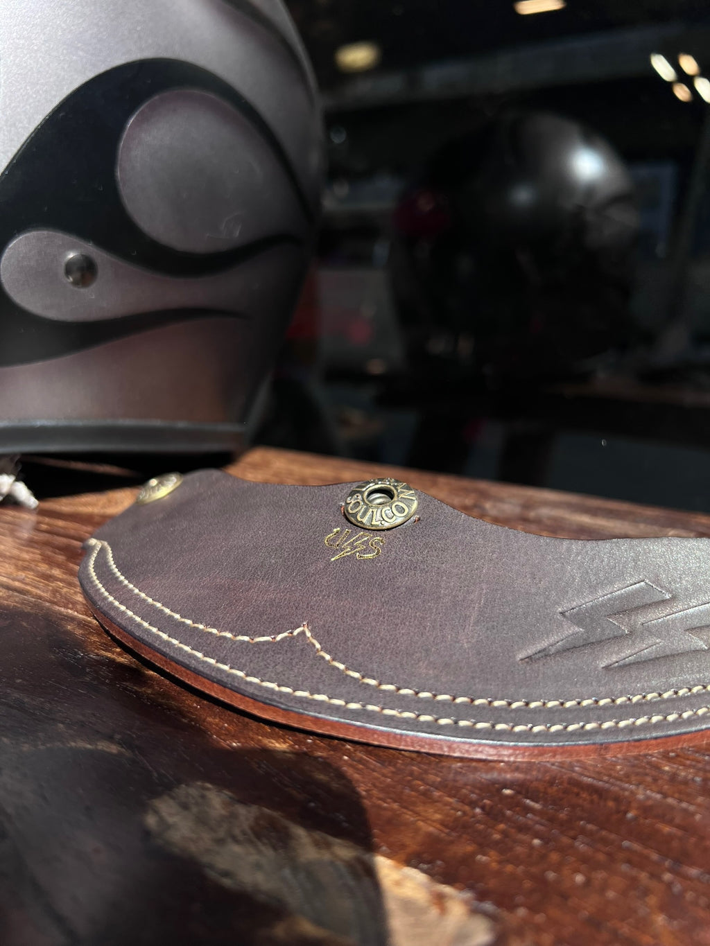 URBAN SOUL Vintage Lightning Stitched Short Leather Helmet Visor - Deep Brown