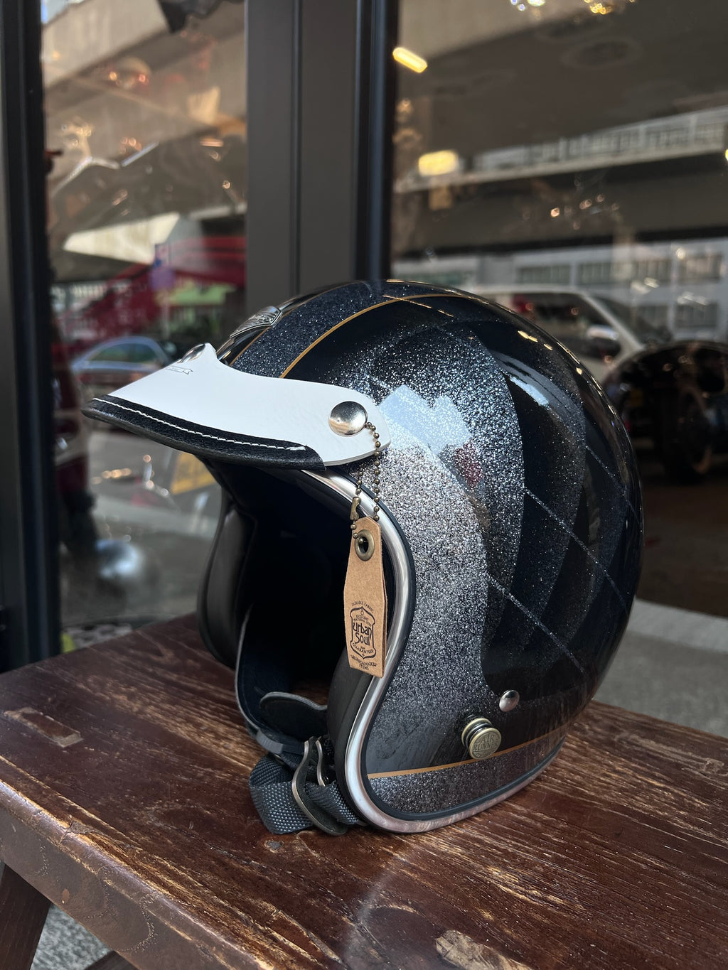 URBAN SOUL MUSE Vintage Short Bound-Edge Leather Helmet Visor - Black & White