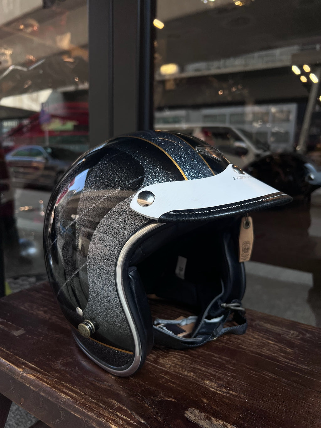 URBAN SOUL MUSE Vintage Short Bound-Edge Leather Helmet Visor - Black & White