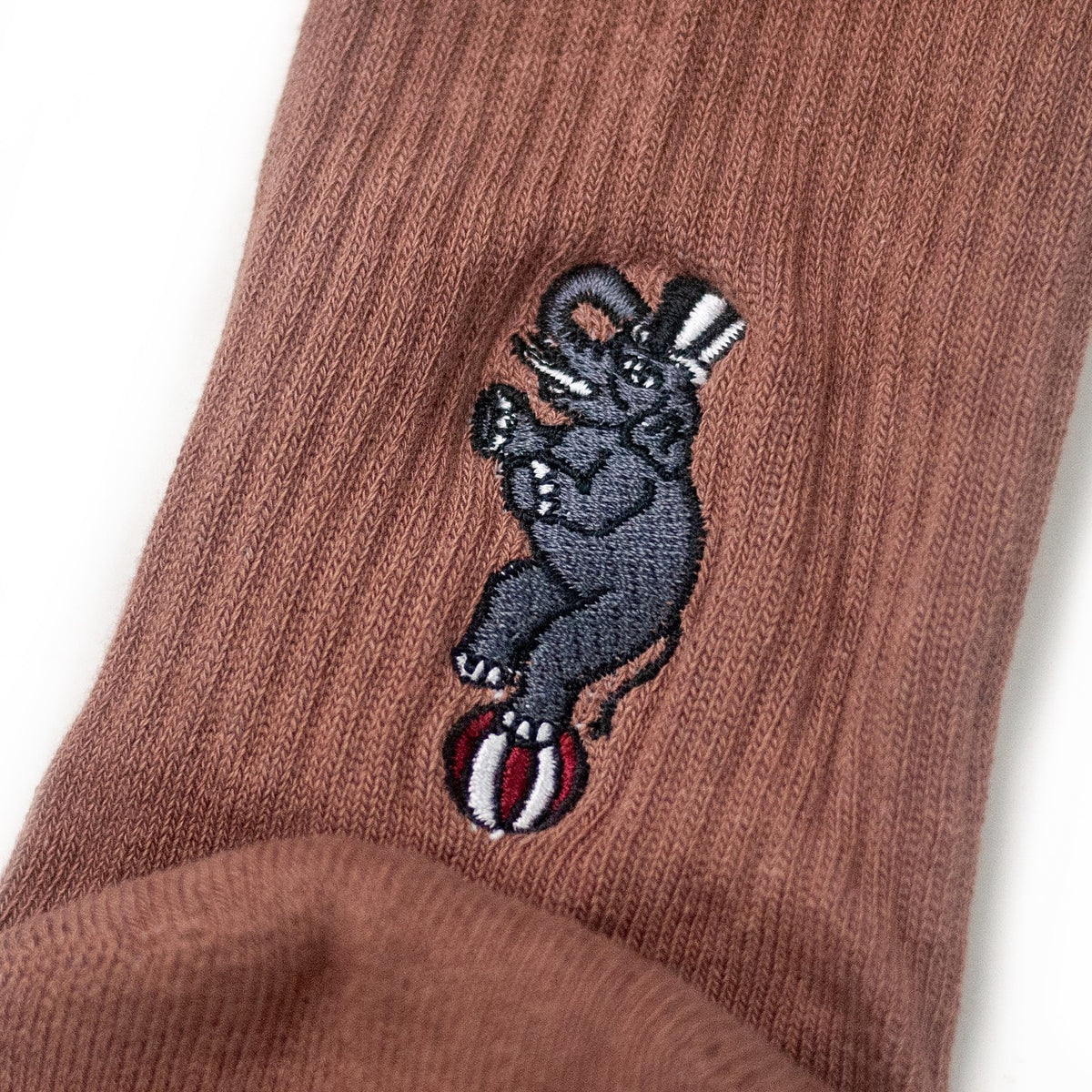 AFTERWORK Circus Tiger & Elephant Balancing Ball Embroidered Crew Socks