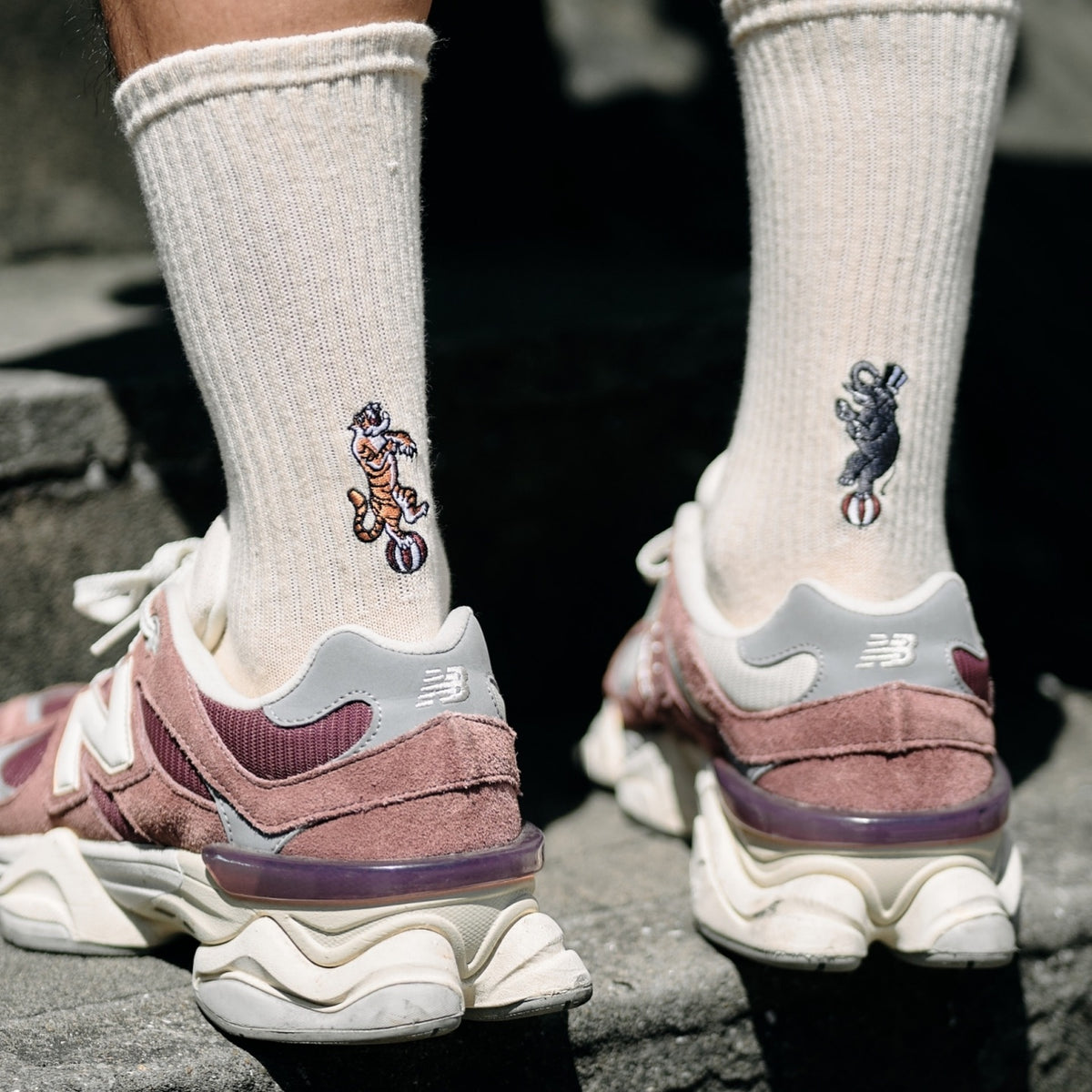 AFTERWORK Circus Tiger & Elephant Balancing Ball Embroidered Crew Socks