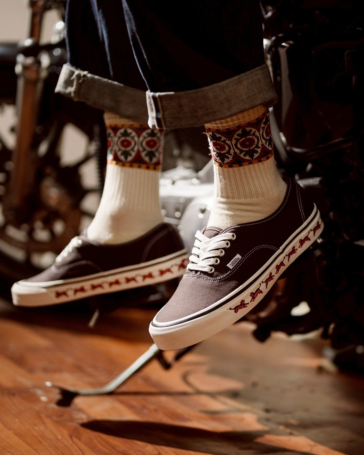 AFTERWORK Wreath Patterned Crew Socks