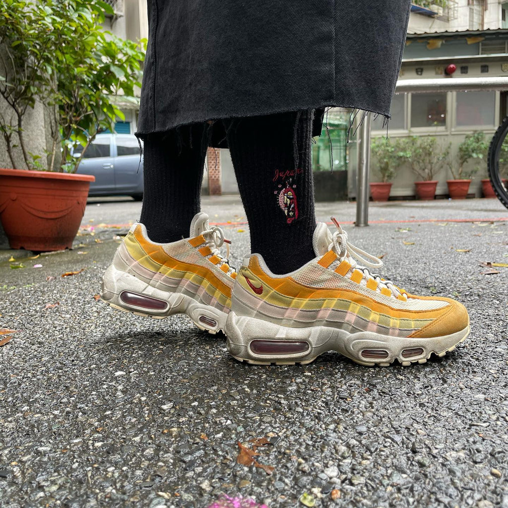 AFTERWORK "Geisha" Embroidered Crew Socks
