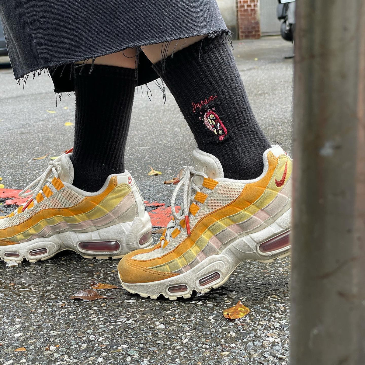 AFTERWORK "Geisha" Embroidered Crew Socks